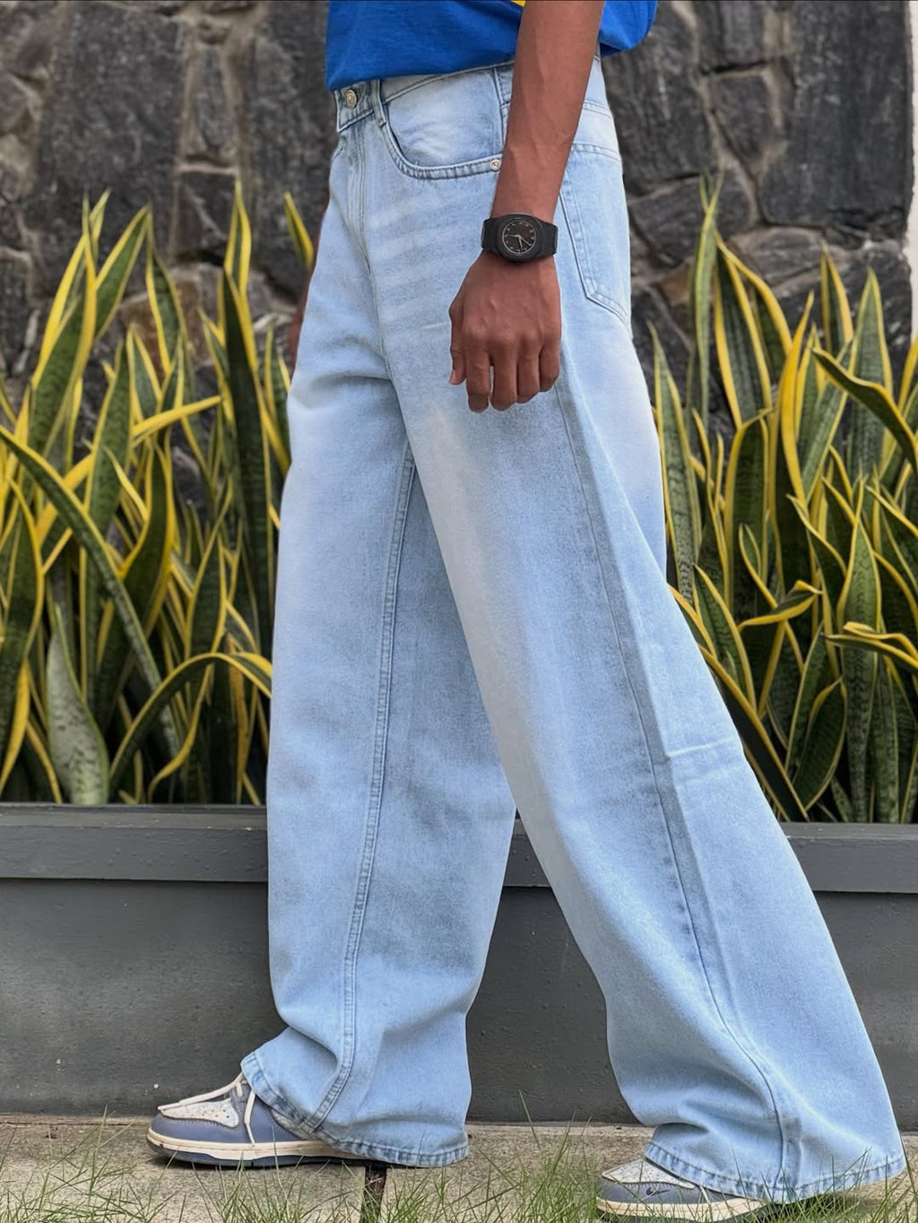 StreetMart Light Blue Wide-Leg Baggy Jeans