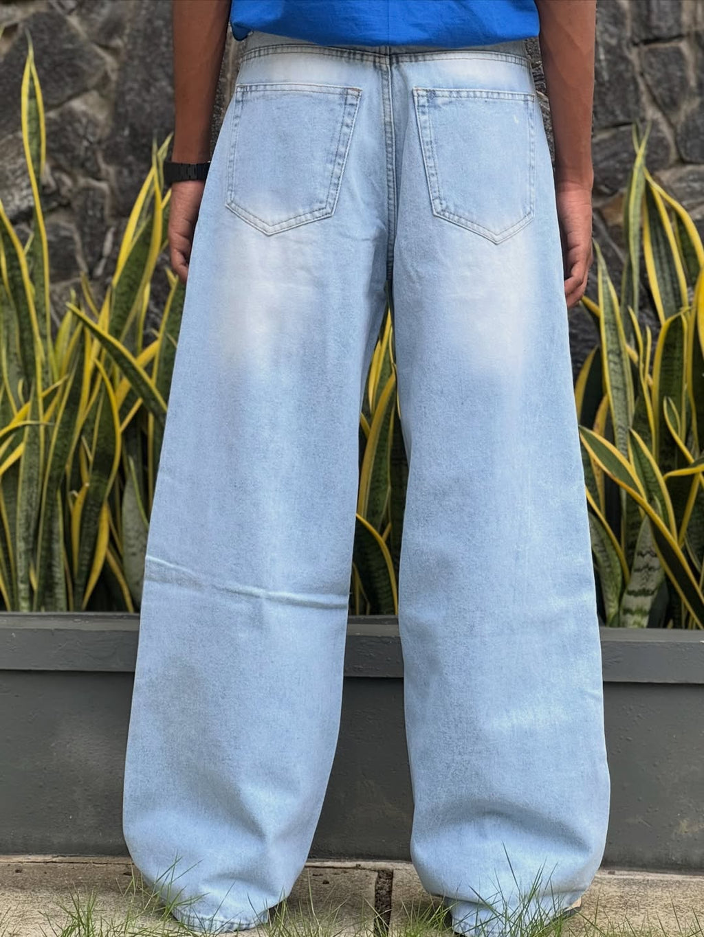 StreetMart Light Blue Wide-Leg Baggy Jeans