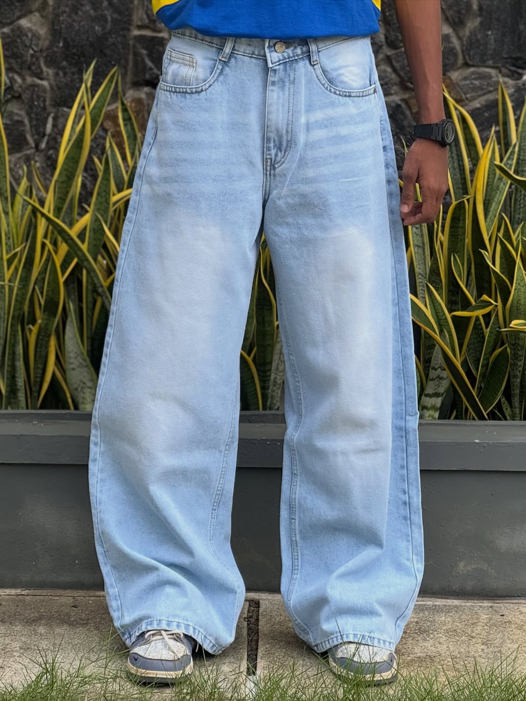 StreetMart Light Blue Wide-Leg Baggy Jeans