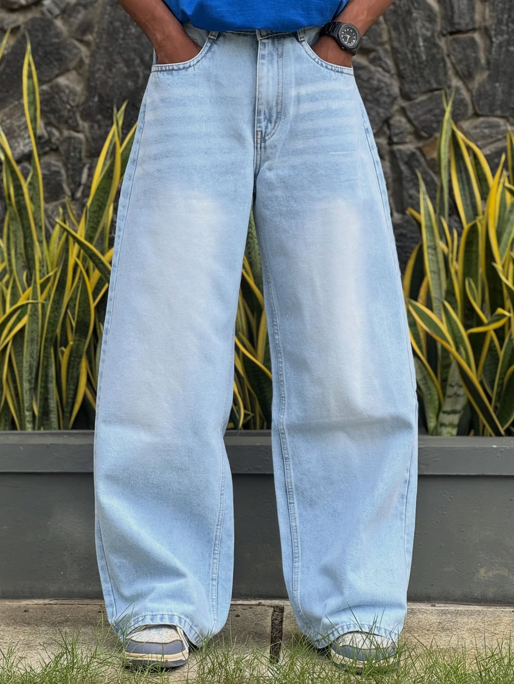 StreetMart Light Blue Wide-Leg Baggy Jeans