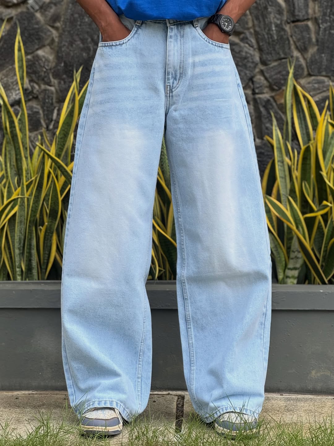 StreetMart Light Blue Wide-Leg Baggy Jeans