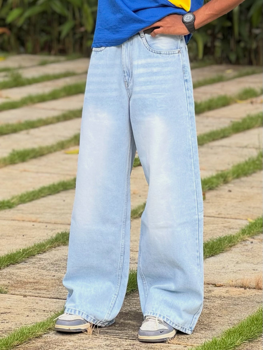 StreetMart Light Blue Wide-Leg Baggy Jeans
