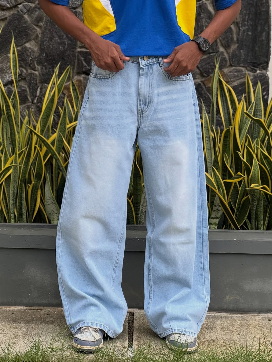 StreetMart Light Blue Wide-Leg Baggy Jeans